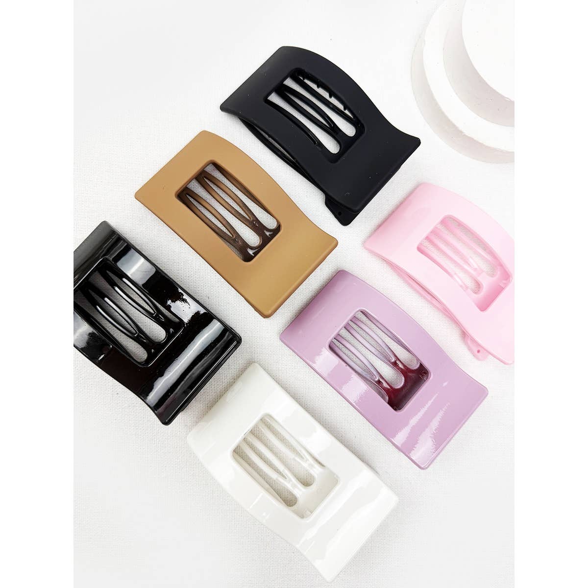 Must Have Tones of Glossy Flat Hair Claw