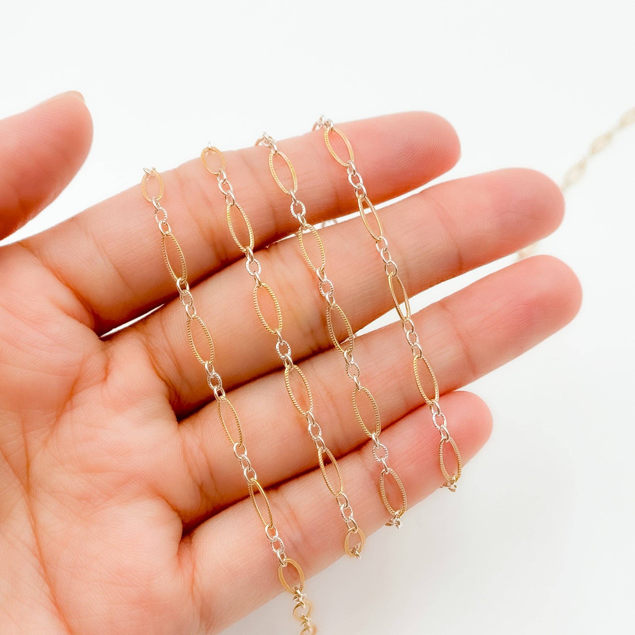 XM2131KTT. Two Tone Oval and Round Textured Links Chain