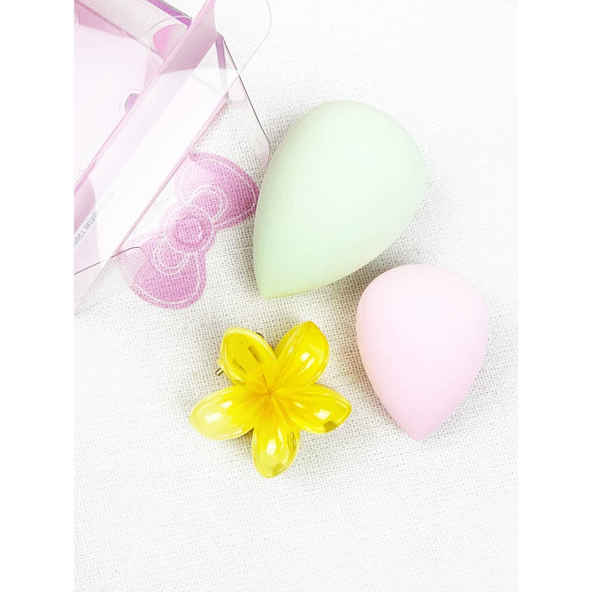 Blending Sponge Set with Cute Flower Hair Claw Clip